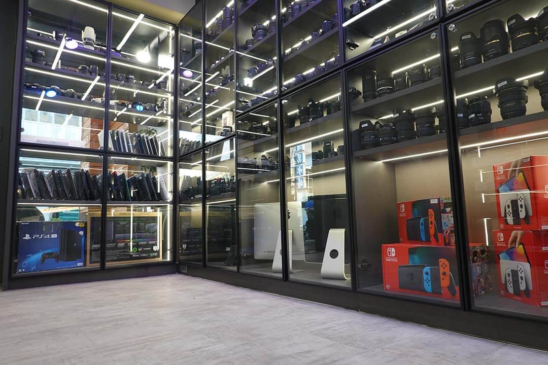 台南青蘋果3C遊戲機與相機展示櫃