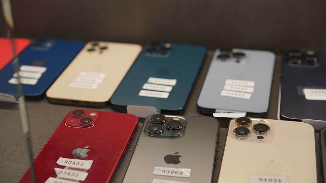 iPhone 回收推薦 2025|價格透明、資料安全、三地實體門市快速成交 - 第5張圖 熱門 iPhone 型號實拍展示,估價透明、價格公開
