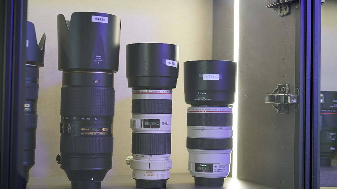 相機回收怎麼做?賣單眼與鏡頭一次搞懂 - 第3張圖 Nikon 與 Canon 望遠鏡頭二手展示,青蘋果3C 鏡頭回收實拍