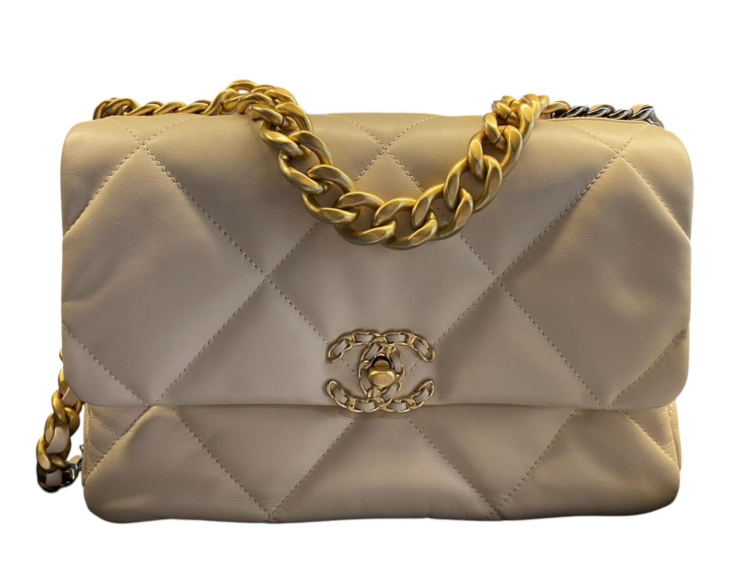 CHANEL 19 收購|米色粗鏈 Flap Bag 高價回收 - 第1張圖 青蘋果3C Chanel 19 米白色羊皮收購回收 vs 質借借錢比較