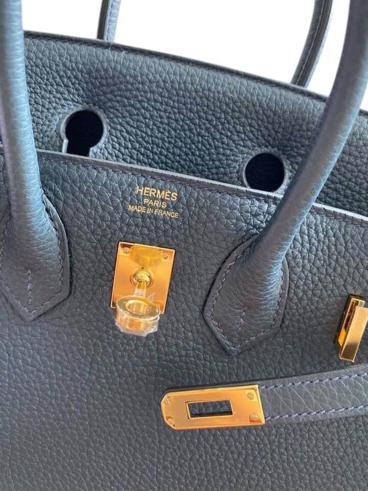 Hermès Picotin 與 Birkin 包收購|高價回收・質借借錢|青蘋果3C - 第2張圖 青蘋果3C Hermès Birkin 25 Vert Rousseau Togo 金字Logo細節收購回收質借
